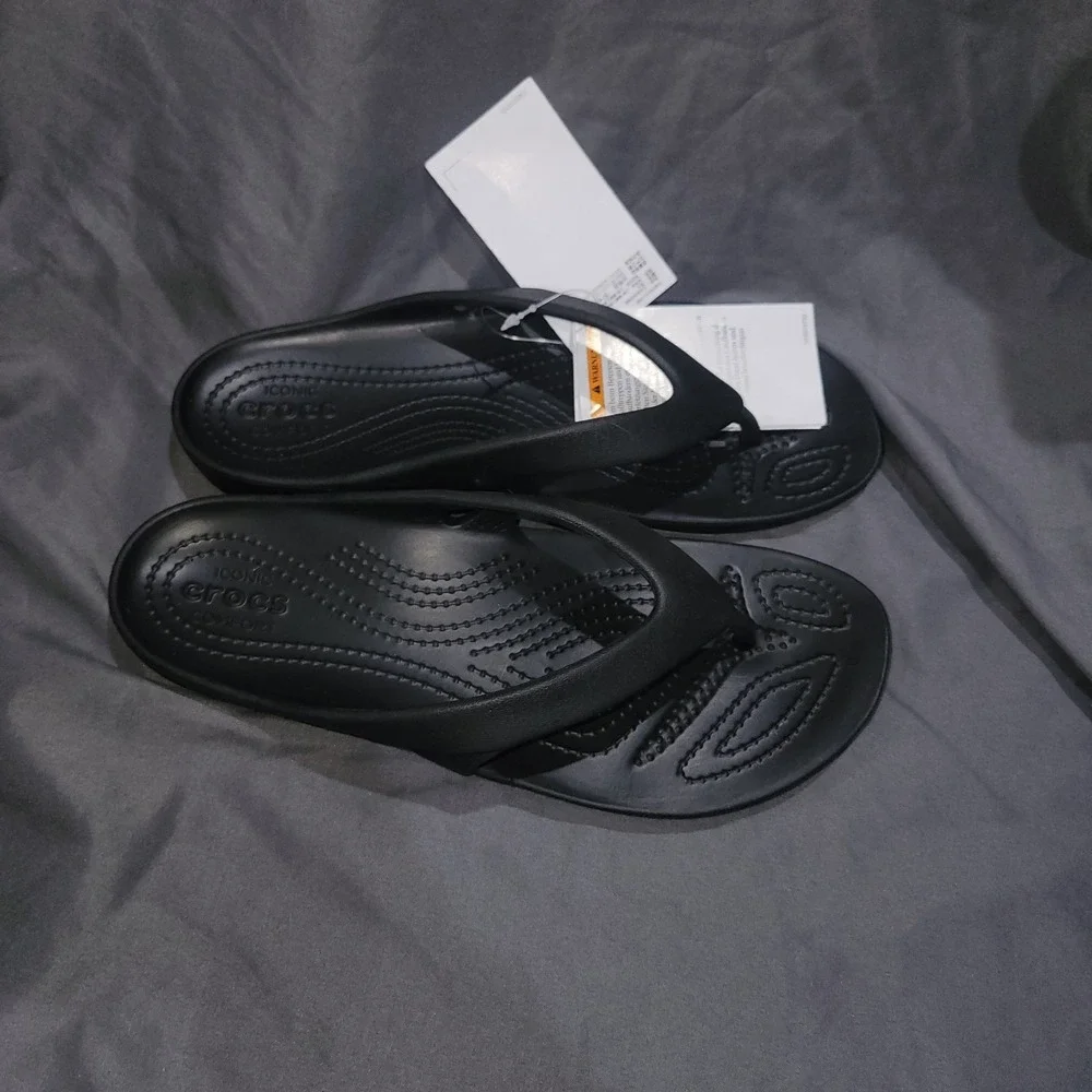 Crocs Iconic Comfort Kadee II Black Flip Flop Sandals Womens Size 7 NWT